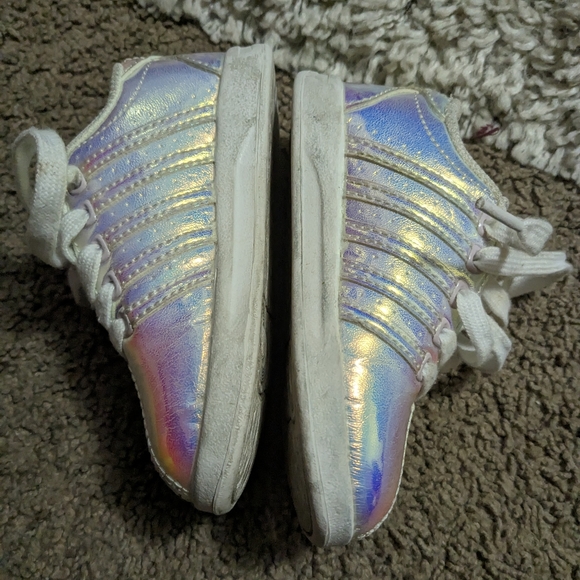 Kids Shoes - Picture 5 of 10